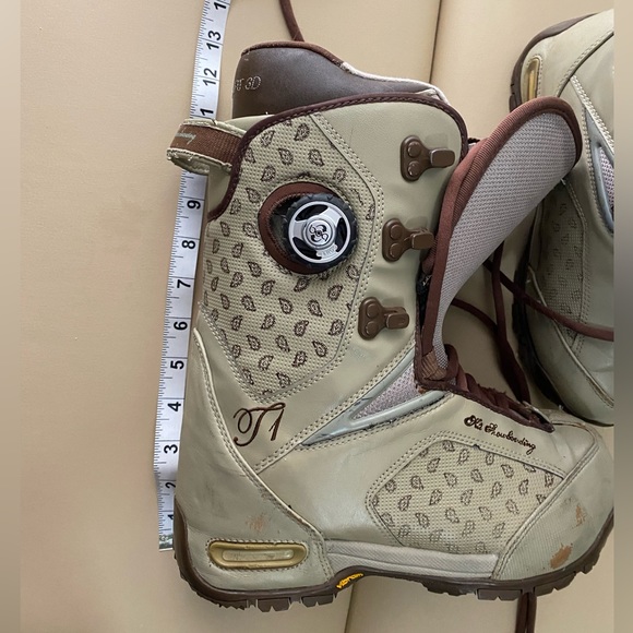 🎉HP🎉K2 women’s snowboarding boots- 2018 - Picture 9 of 10